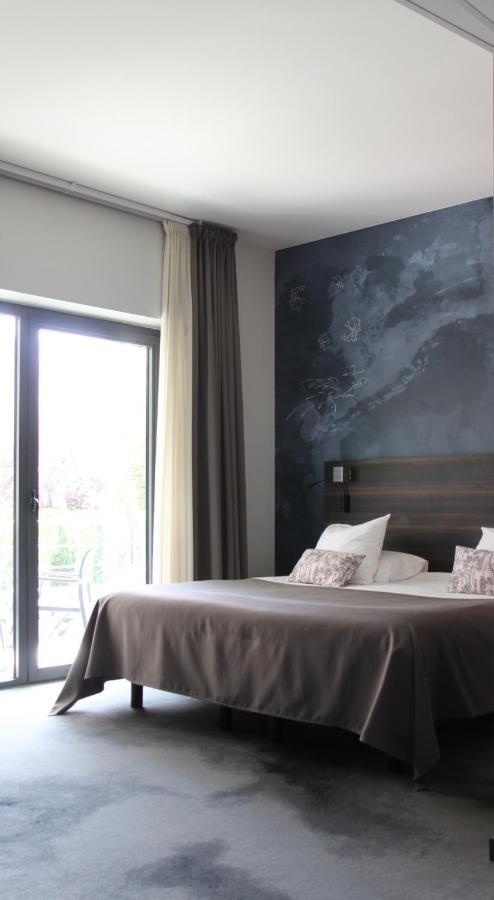 Hotel Logis Victor Hugo &
