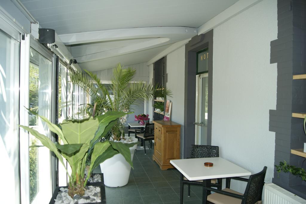 Hotel Logis Victor Hugo &