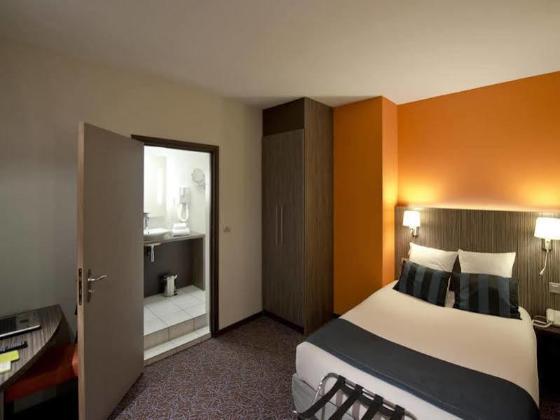 Hotel Logis Victor Hugo &